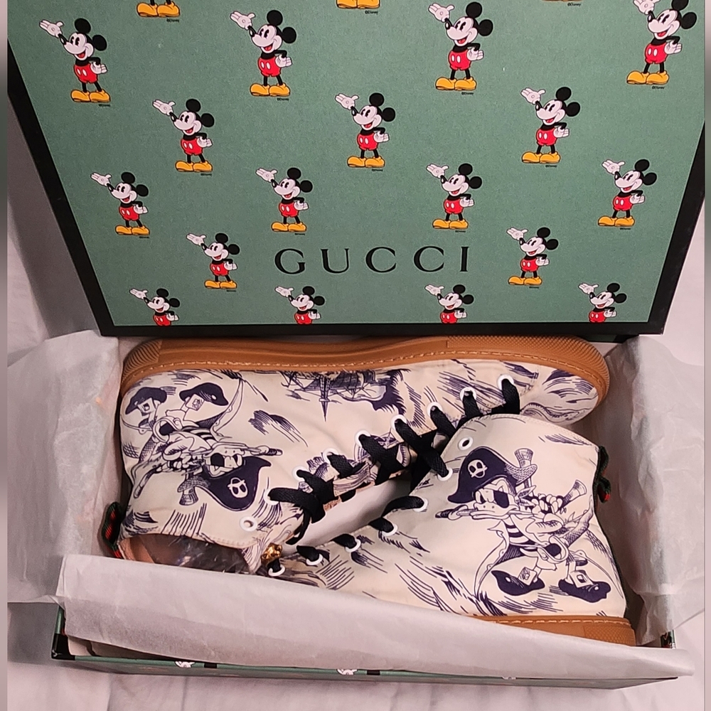 Gucci X Disney Donald Duck Mens 10.5 Us Size  HiTops